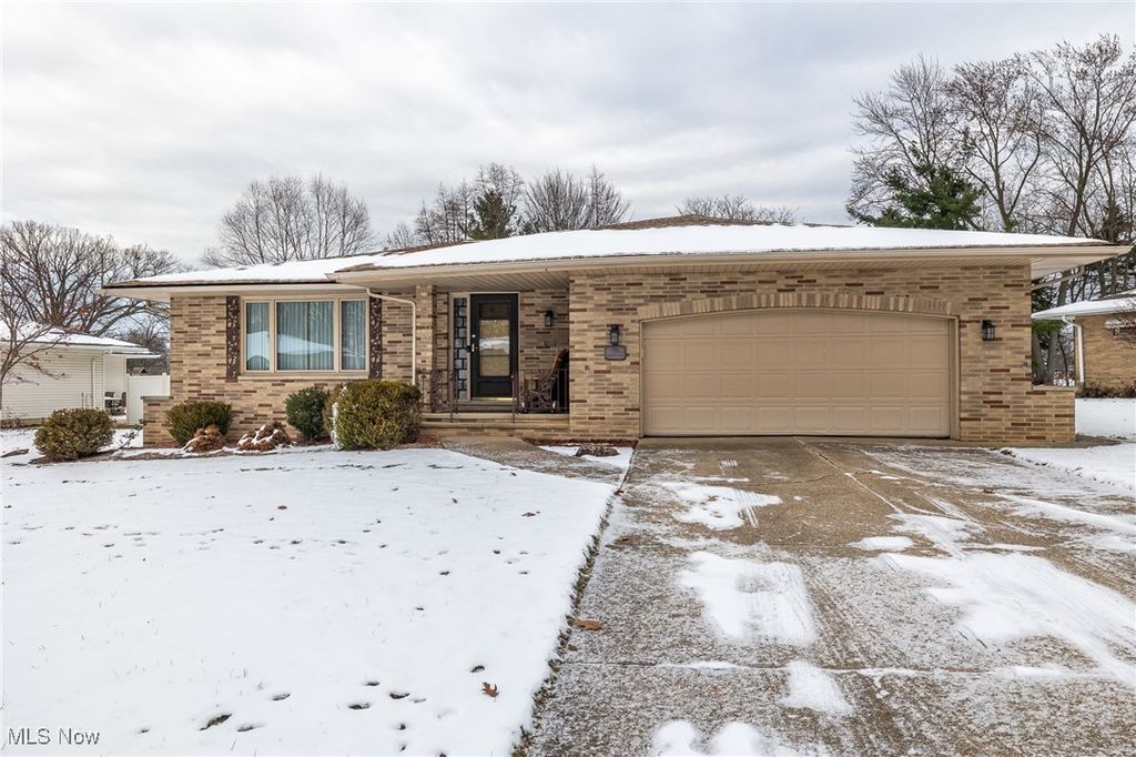 Photo of 7195 Lakeview Drive, Parma, OH 44129 (MLS # 5176658)