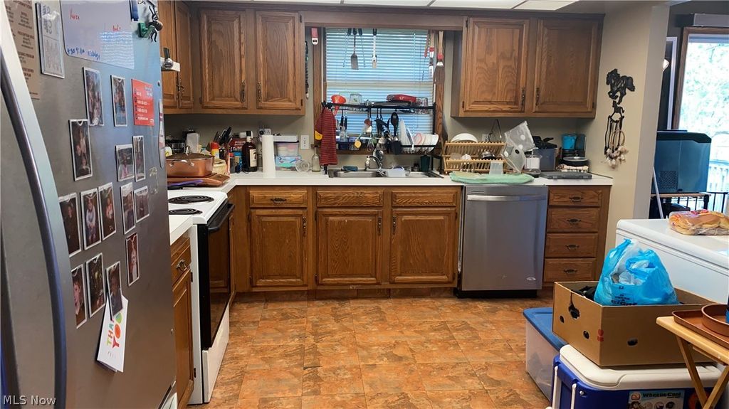 Photo of 1326 Barclay Messerly Road, Leavittsburg, OH 44430 (MLS # 5208596)