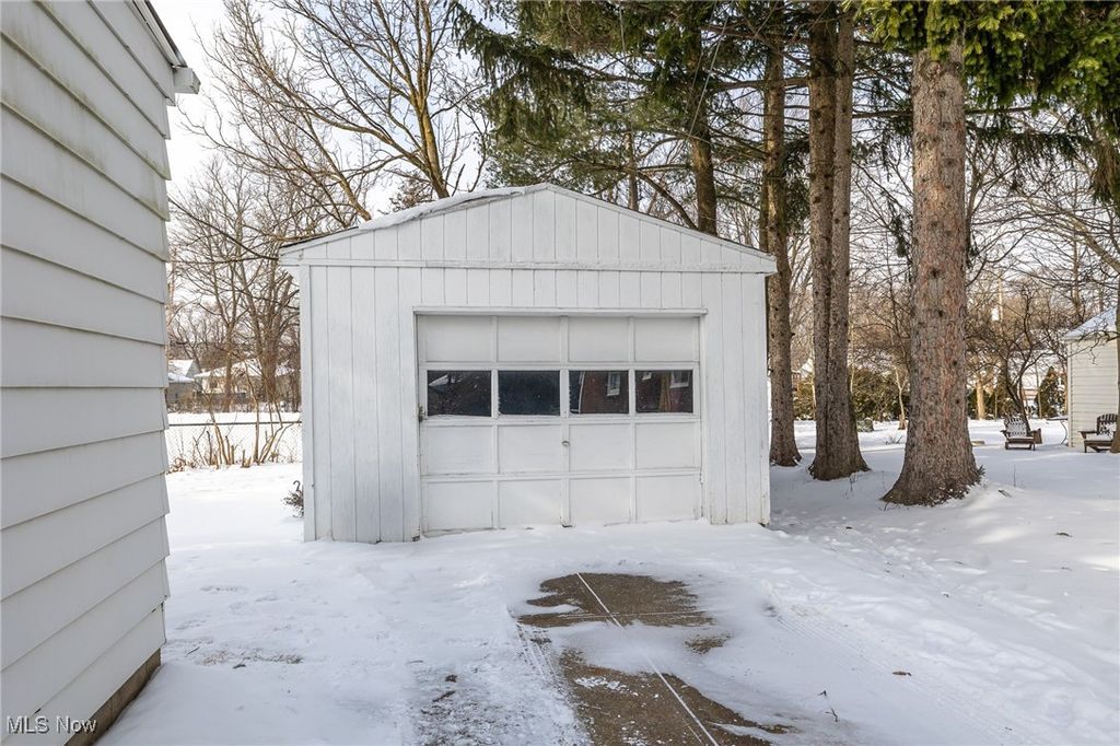 Photo of 4354 W 215th Street, Fairview Park, OH 44126 (MLS # 5182469)