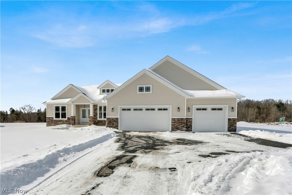 Photo of 6916 S Raccoon Road, Canfield, OH 44406 (MLS # 5186320)