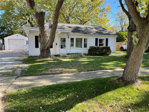 Homes For Sale - 2255 Nesmith Lake Boulevard<br/> Akron, OH 44314