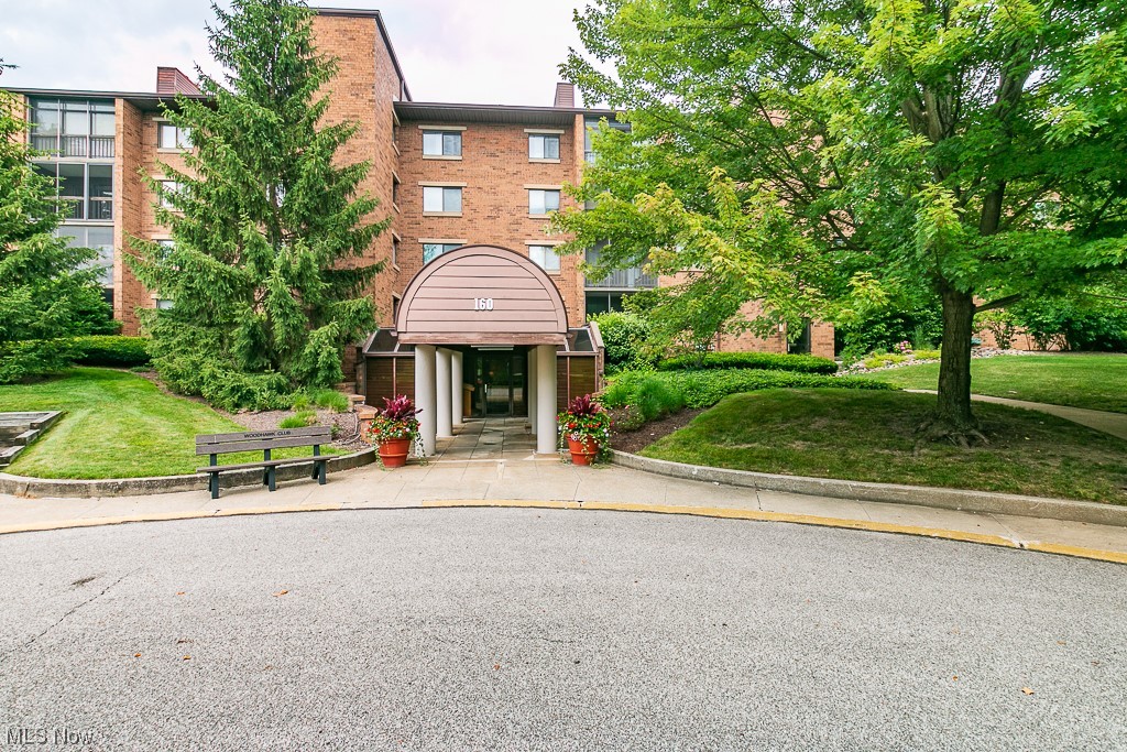 Woodhawk Club Condo Ph #7 - Residential