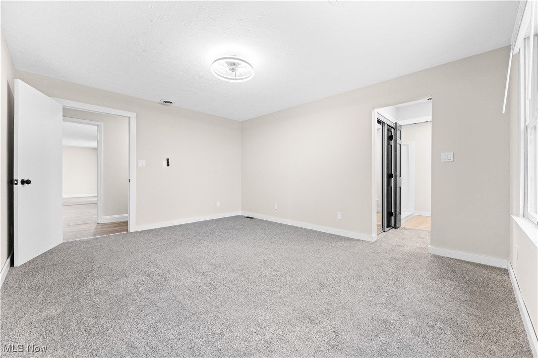 6958 Elmwood Drive, Solon, Ohio image 18