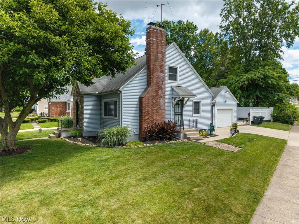 Photo of 851 Orlando Avenue, Akron, OH 44320 (MLS # 5216707)