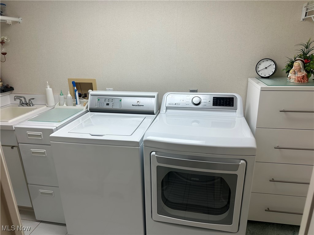 Woodhawk Club Condos - Residential