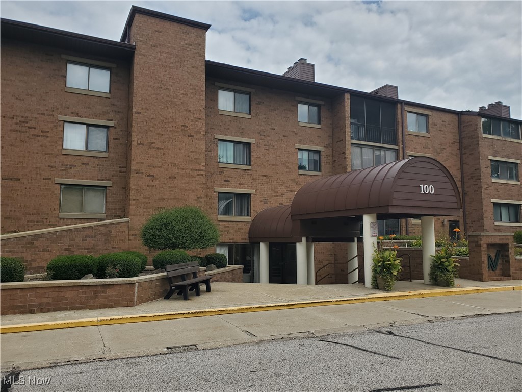 Woodhawk Club Condos - Residential