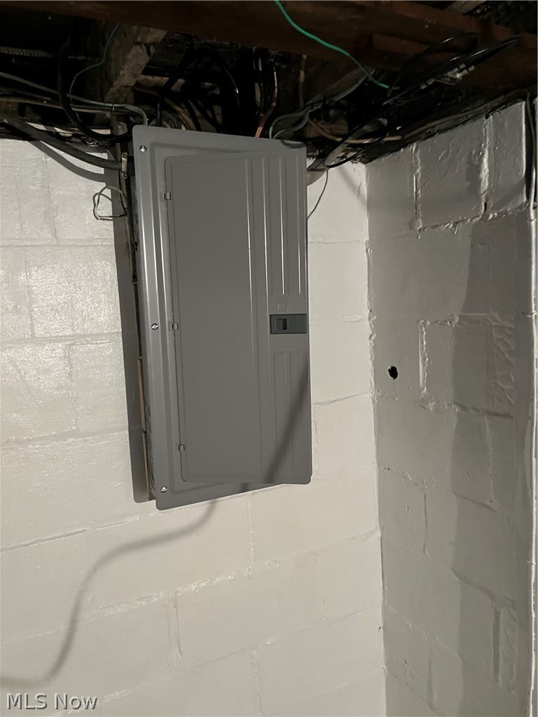 Hollywood Tr - Residential