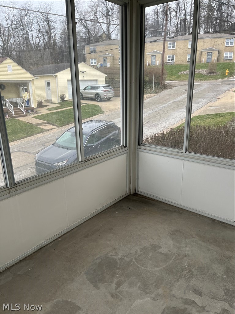 Hollywood Tr - Residential