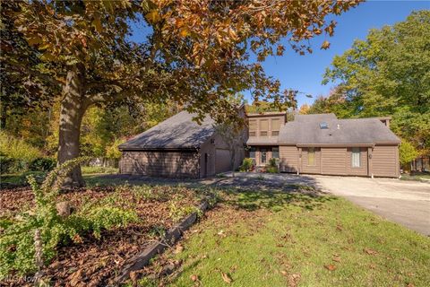 8648 Bradford Lane, Brecksville, OH 44141 - #: 5080662