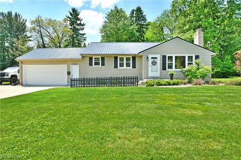 Homes For Sale - 18 Orchard Drive<br/> Mahoning County, Poland, OH 44514