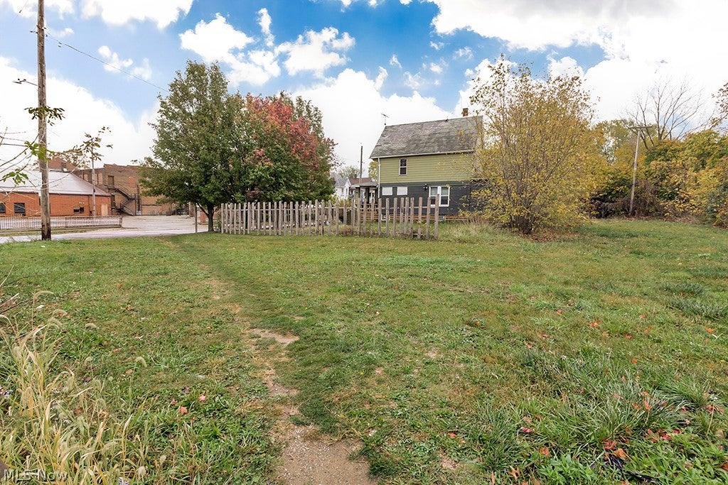 885 E 105th Street