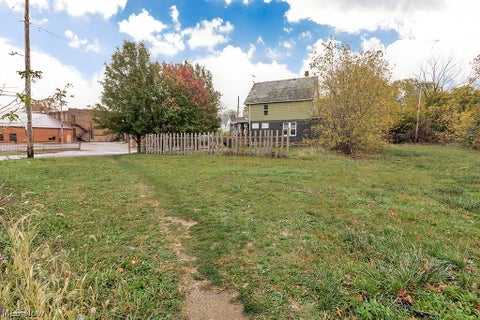 Tiny photo for 885 E 105th Street, Cleveland, OH 44108 (MLS # 5239777)