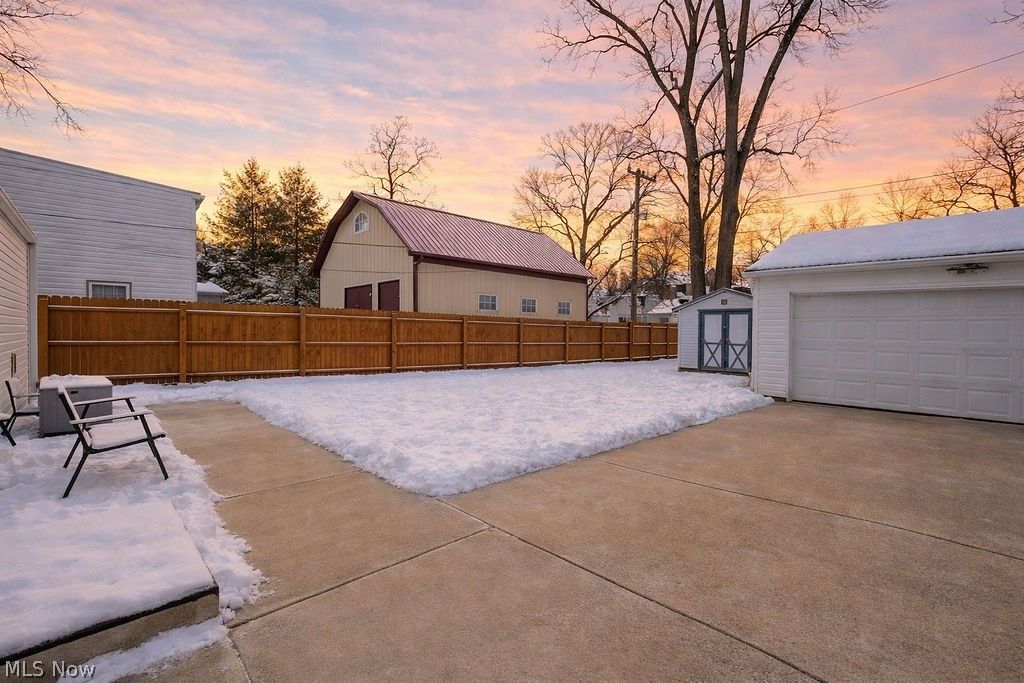 Photo of 299 Inwood Boulevard, Avon Lake, OH 44012 (MLS # 5191829)