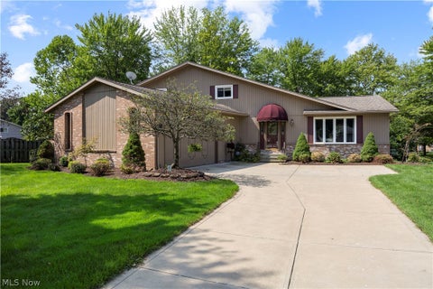 Homes For Sale - 14317 Wilma Drive<br/> Strongsville, OH 44136