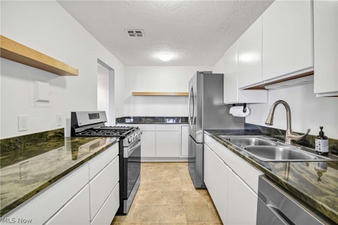 Tiny photo for 12900 Lake Avenue #1821, Lakewood, OH 44107 (MLS # 5250347)