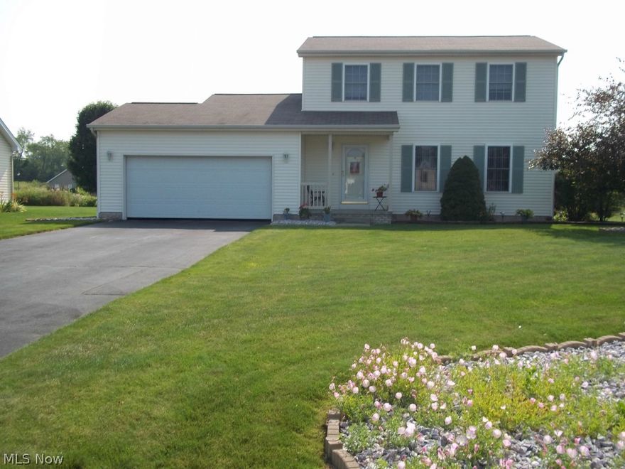 Impeccable 3 bedroom colonial. Original owner. Ceramic shower in bsmt. Rear deck off dining. Vinyl fenced rear yard. large shed.