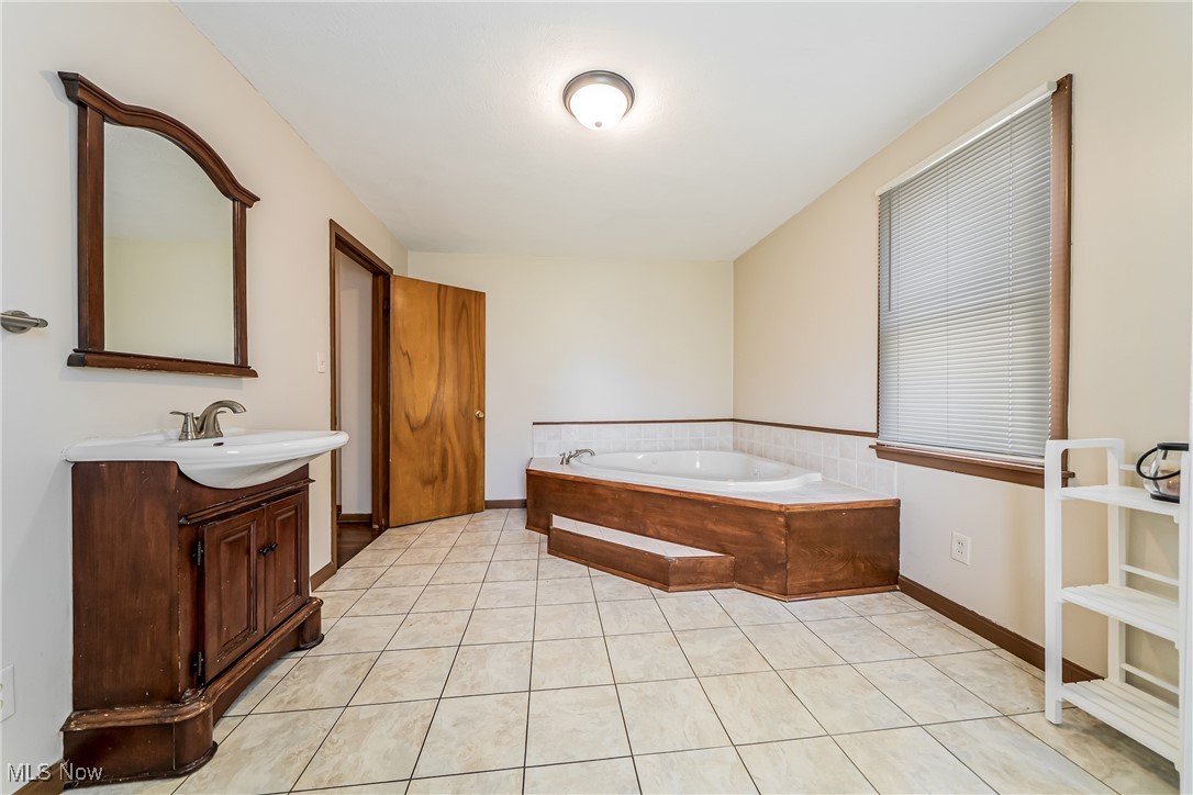 808 Harriet Street, Lorain, Ohio image 17
