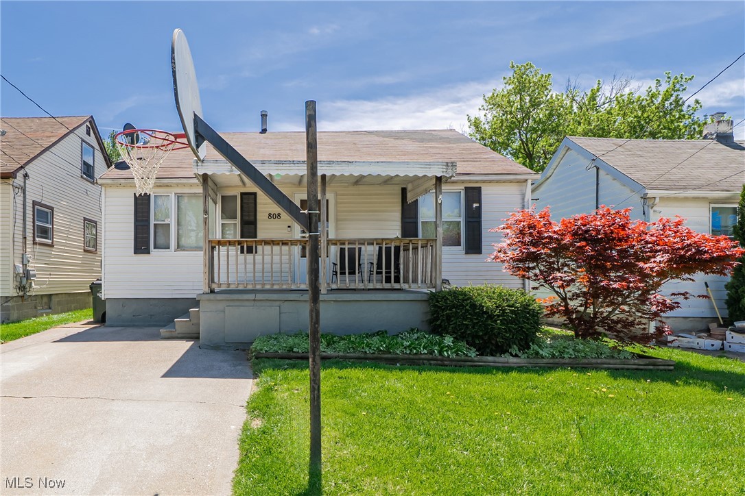 808 Harriet Street, Lorain, Ohio image 2