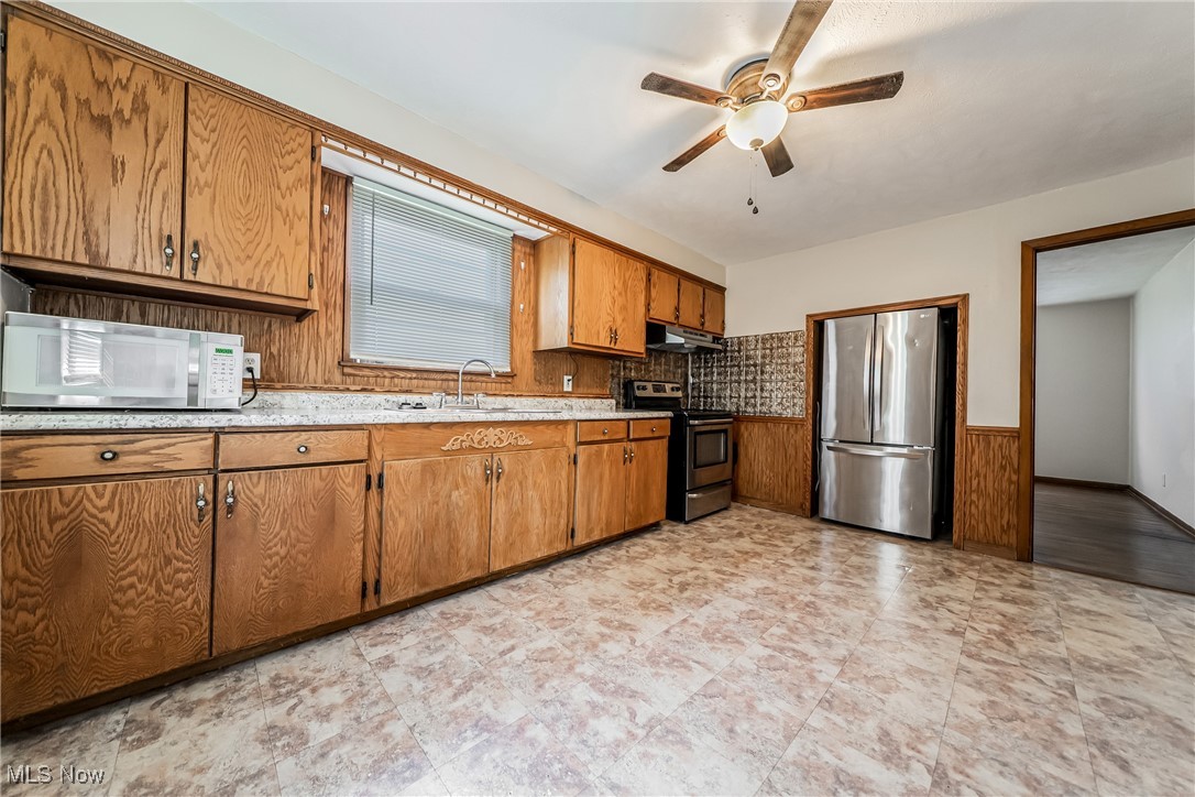 808 Harriet Street, Lorain, Ohio image 11