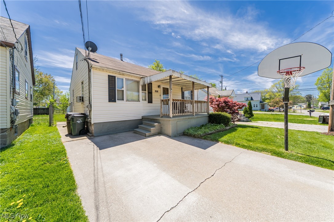 808 Harriet Street, Lorain, Ohio image 5