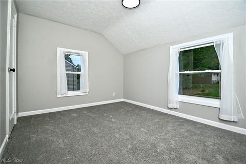Tiny photo for 542 Montgomery Street, Akron, OH 44305 (MLS # 5209564)