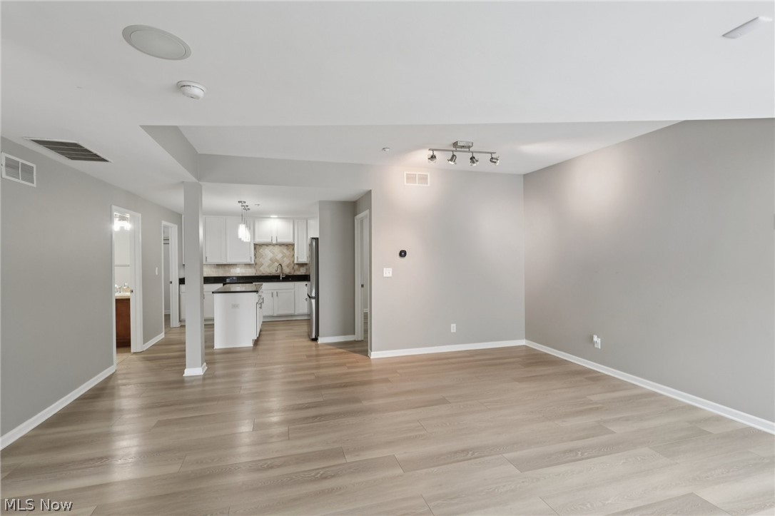 Battery Park Twnhms Condo - Residential