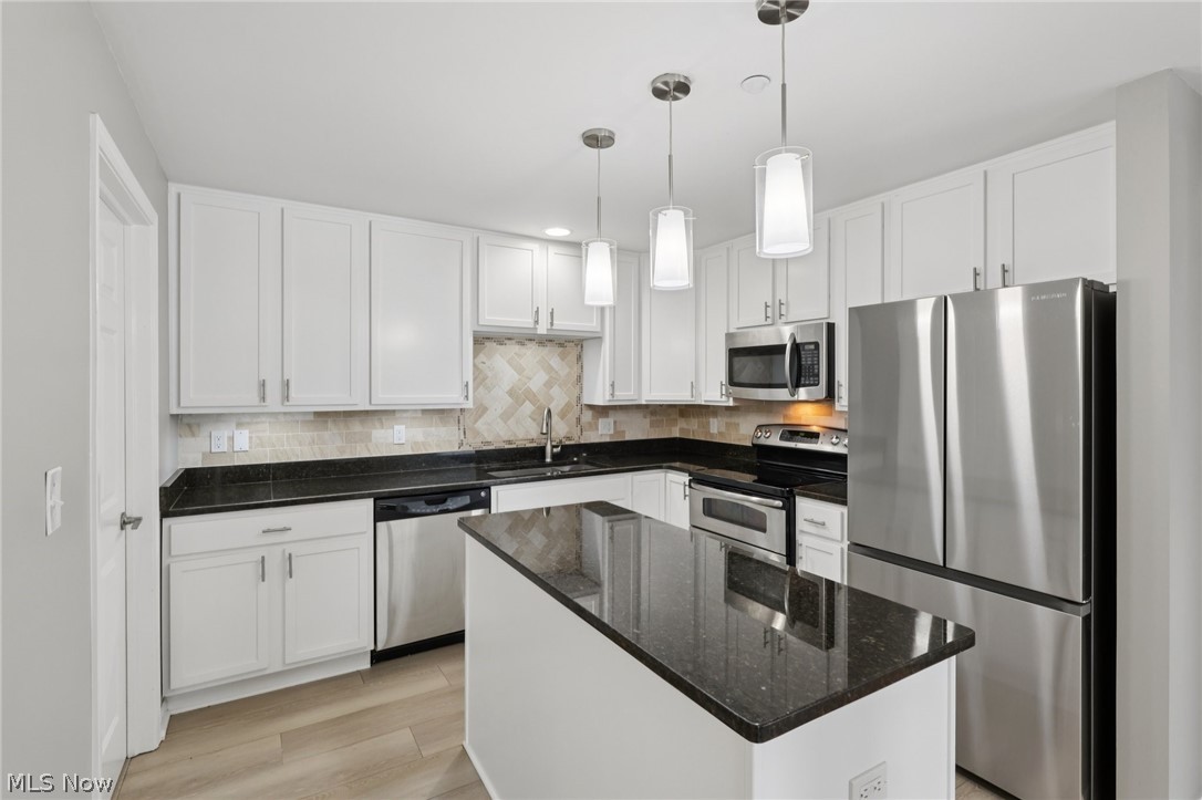 Battery Park Twnhms Condo - Residential