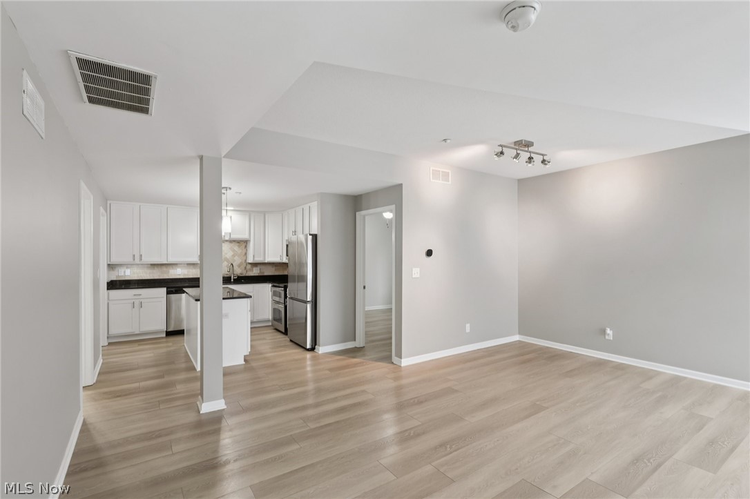 Battery Park Twnhms Condo - Residential