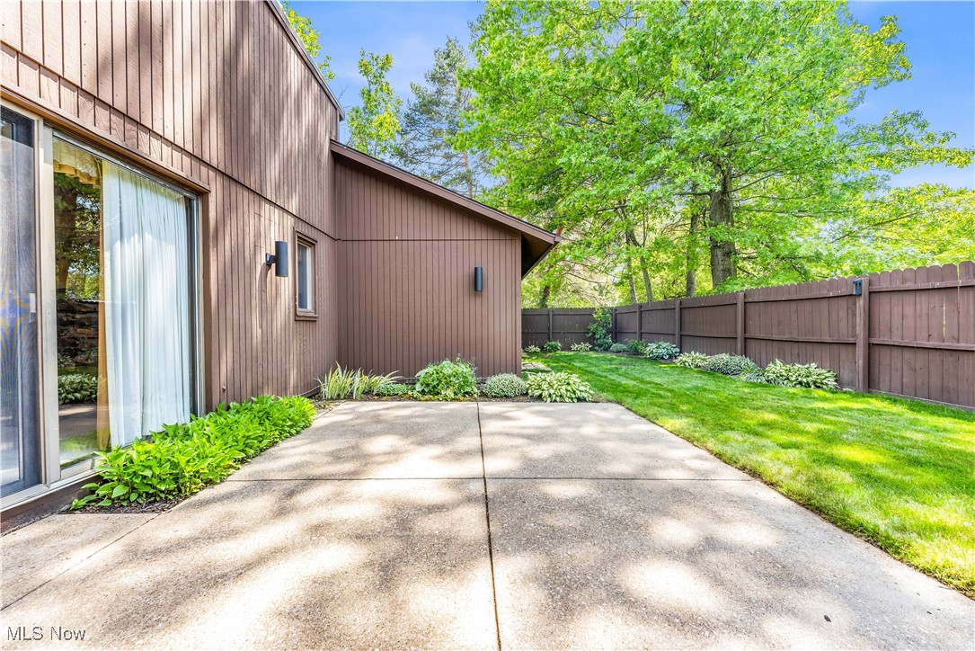 18291 Glencreek Lane, Strongsville, Ohio image 26