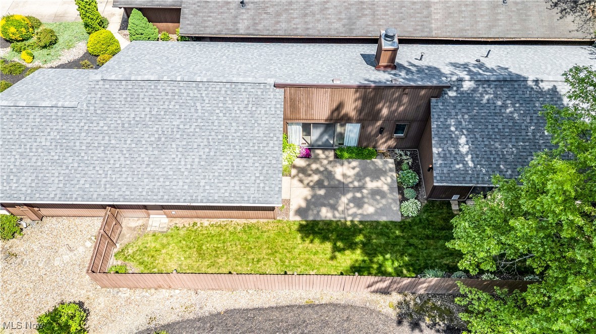 18291 Glencreek Lane, Strongsville, Ohio image 4