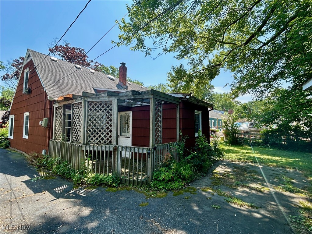 330 Inwood Boulevard