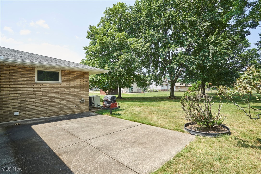 Seven Hills, Ohio 44131, United States, 3 Bedrooms Bedrooms, ,3 BathroomsBathrooms,Residential,Pending,174767