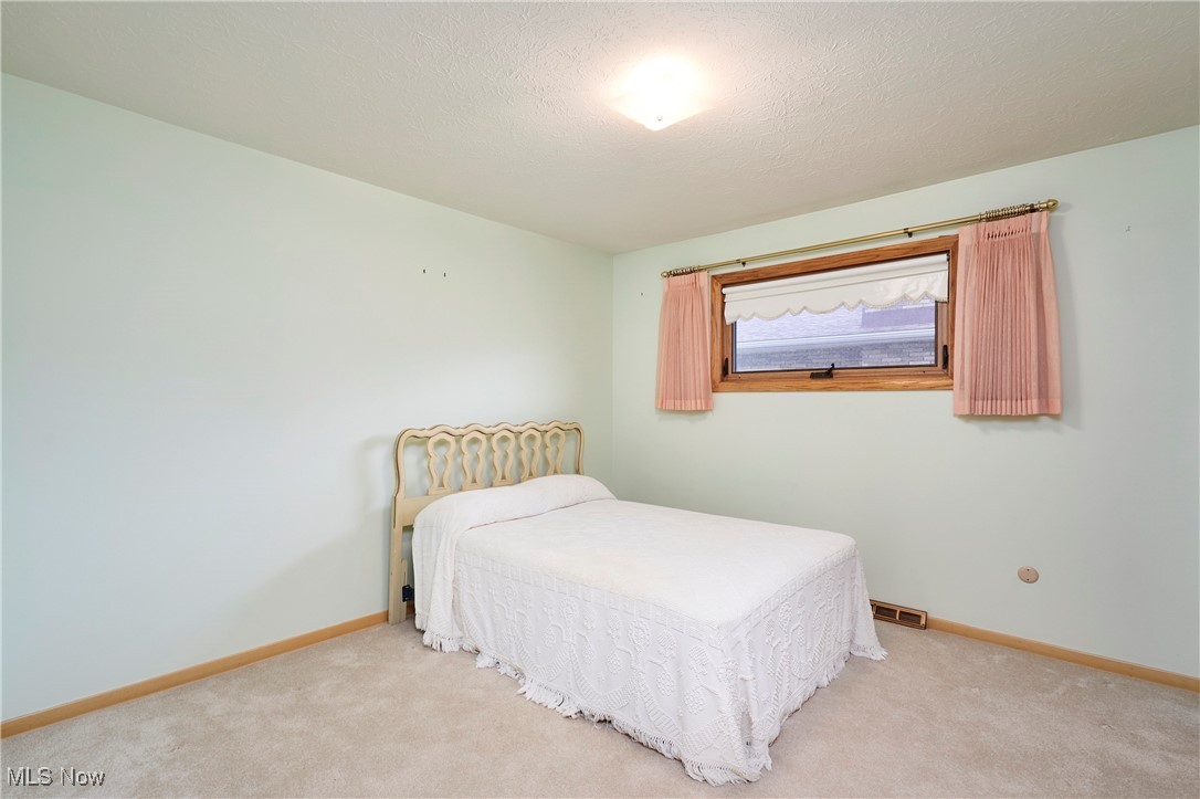 Seven Hills, Ohio 44131, United States, 3 Bedrooms Bedrooms, ,3 BathroomsBathrooms,Residential,Pending,174767