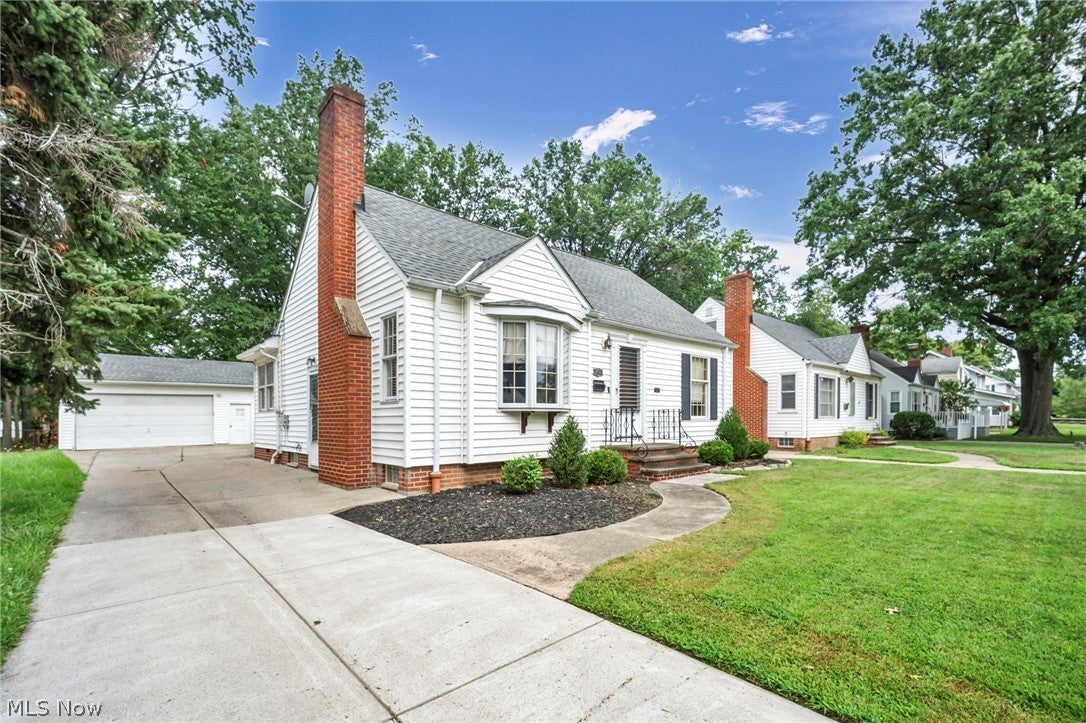 454 E 270th Street