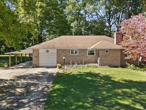 Homes For Sale - 633 Fairview Place<br/> Alliance, OH 44601