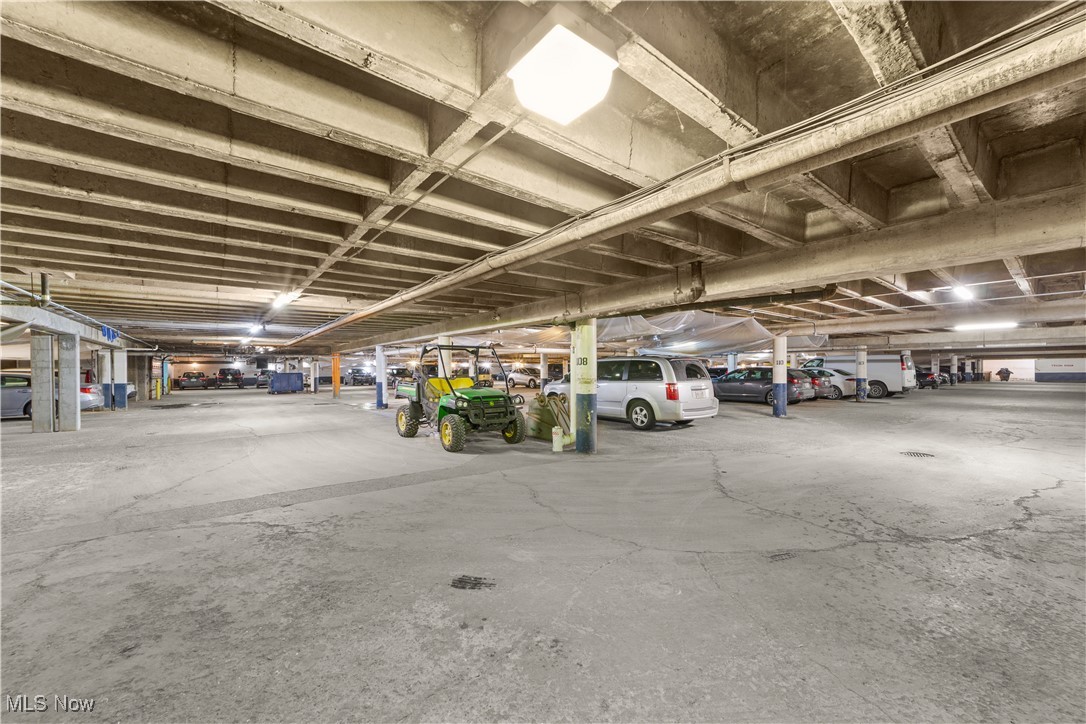 Lake House Condo - Residential