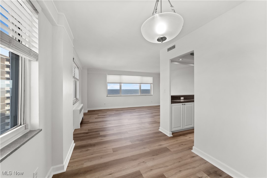 Lake House Condo - Residential