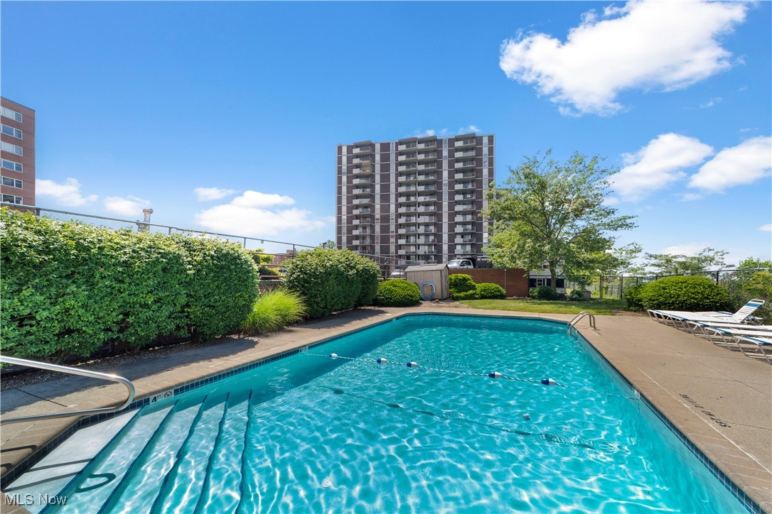 Lake House Condo - Residential