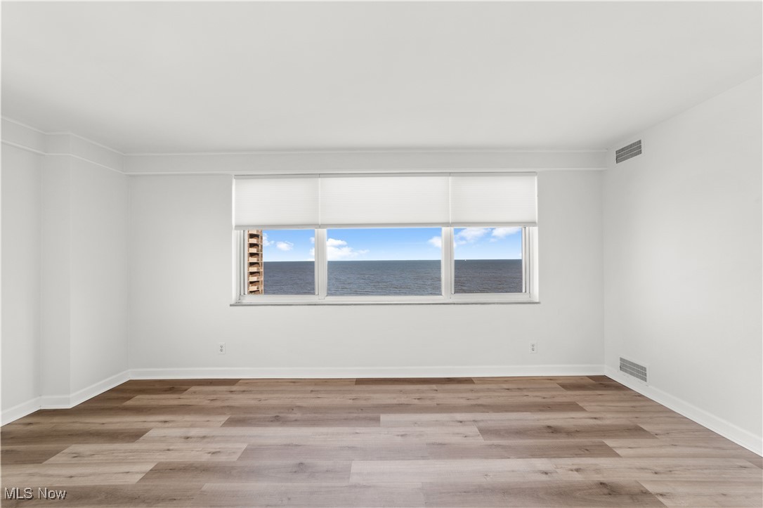 Lake House Condo - Residential