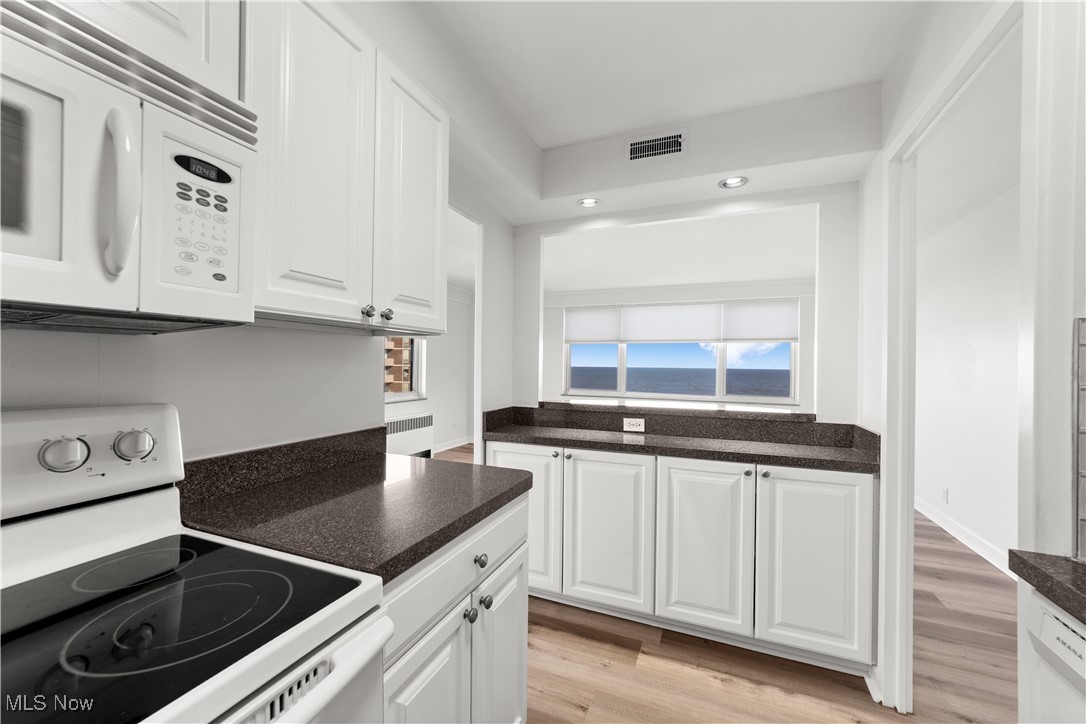 Lake House Condo - Residential