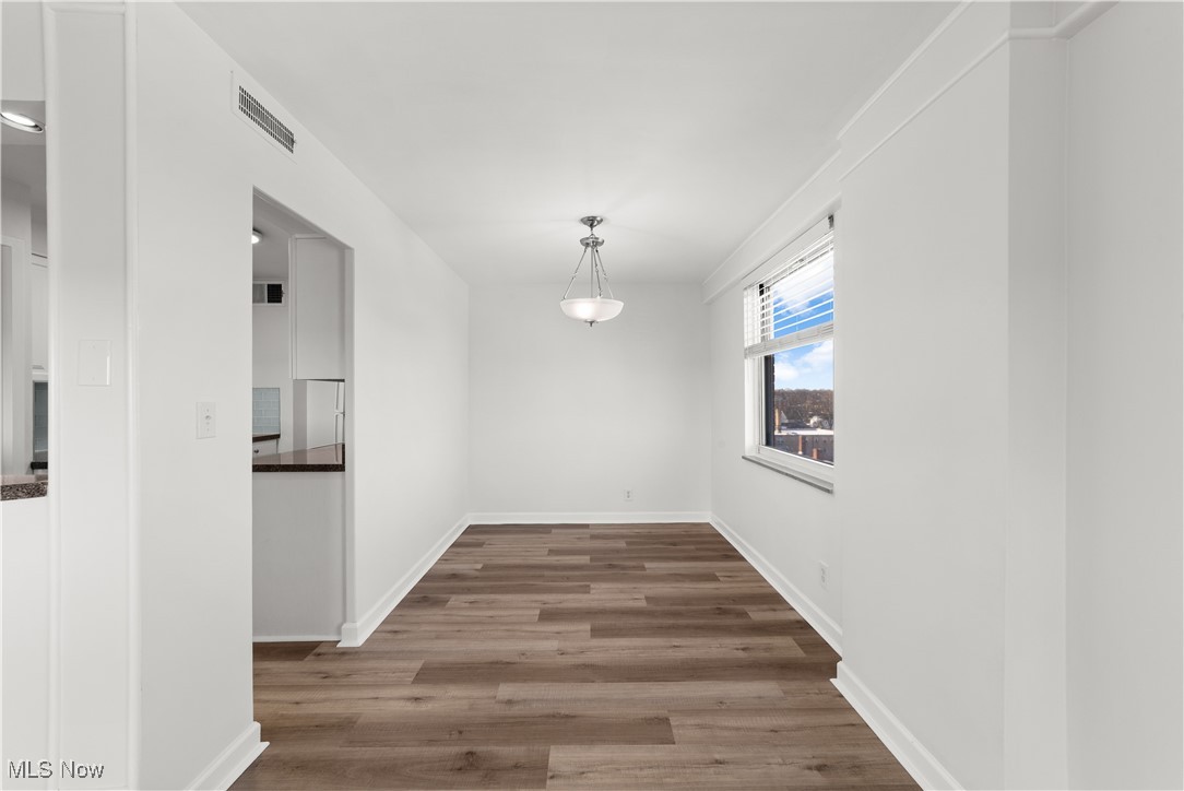 Lake House Condo - Residential