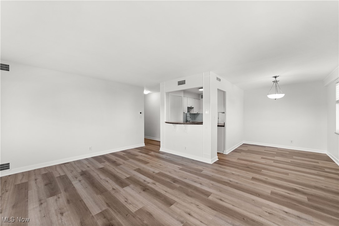 Lake House Condo - Residential