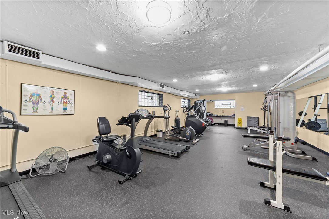 Lake House Condo - Residential