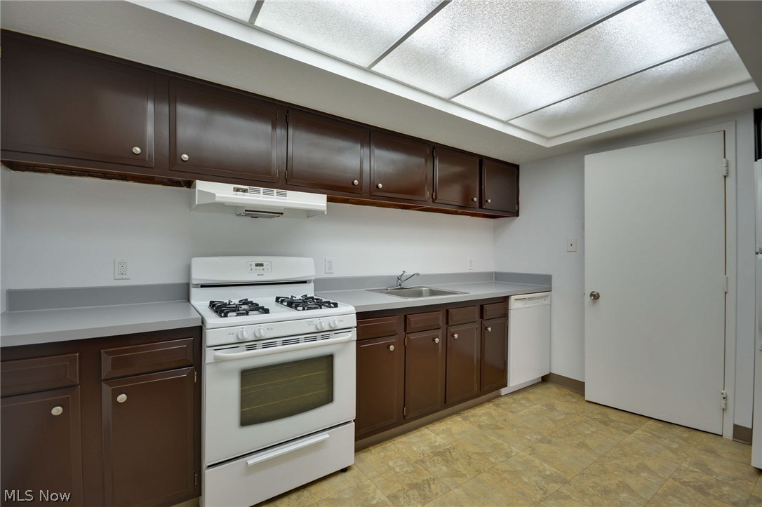 Lake/Falls Condo - Residential