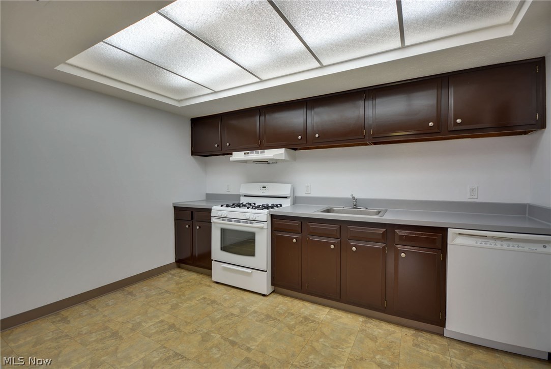 Lake/Falls Condo - Residential