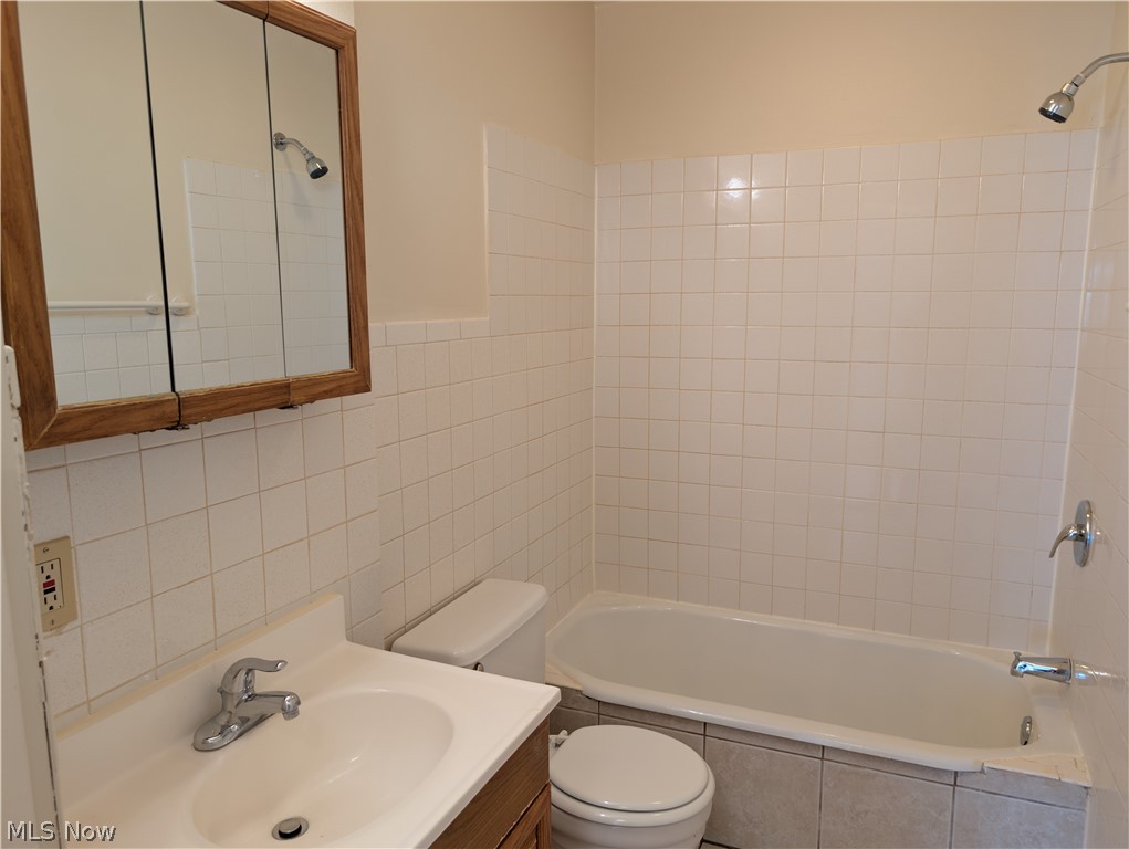 Mccourt - Residential Lease