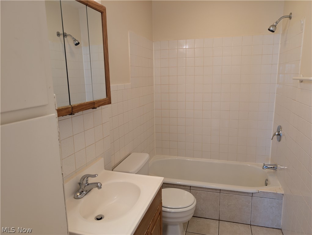 Mccourt - Residential Lease