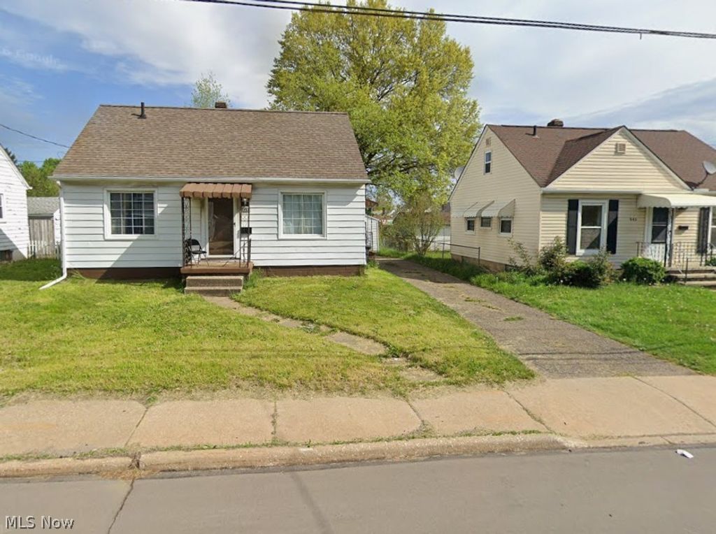 Photo of 637 E Wilbeth Road, Akron, OH 44306 (MLS # 5182805)