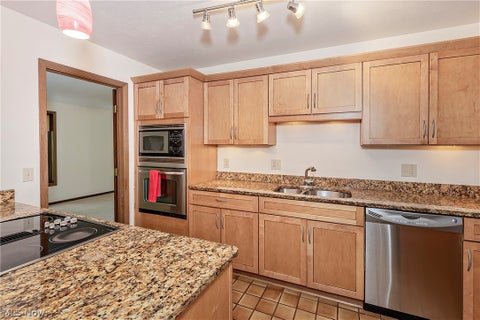 Tiny photo for 12616 Cedar Road, Cleveland Heights, OH 44106 (MLS # 5233608)
