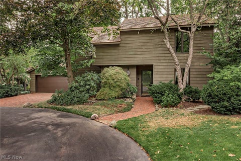 Photo of 12616 Cedar Road, Cleveland Heights, OH 44106 (MLS # 5233608)